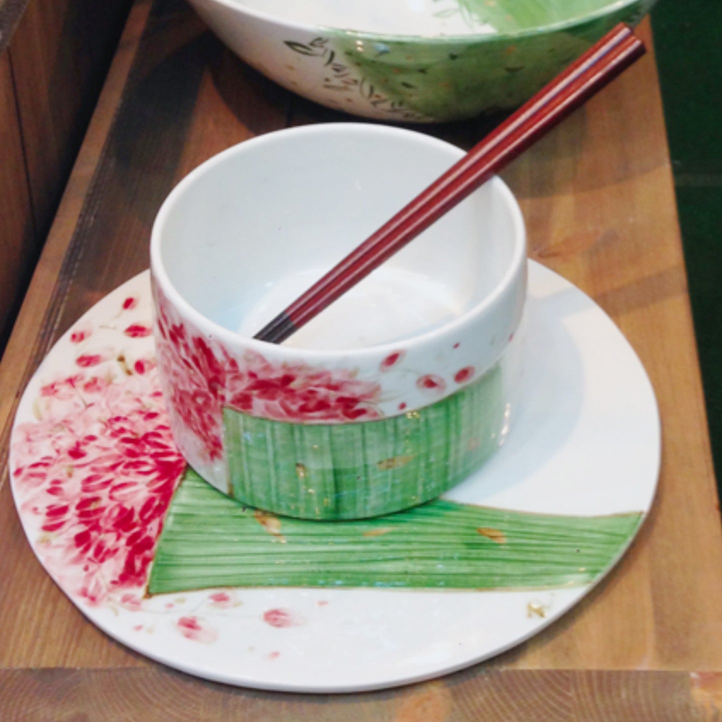 Flower with Green Vase Noddle bowl 145mm