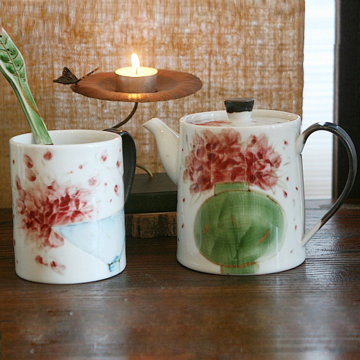 Flower with Green Vase Tea Pot