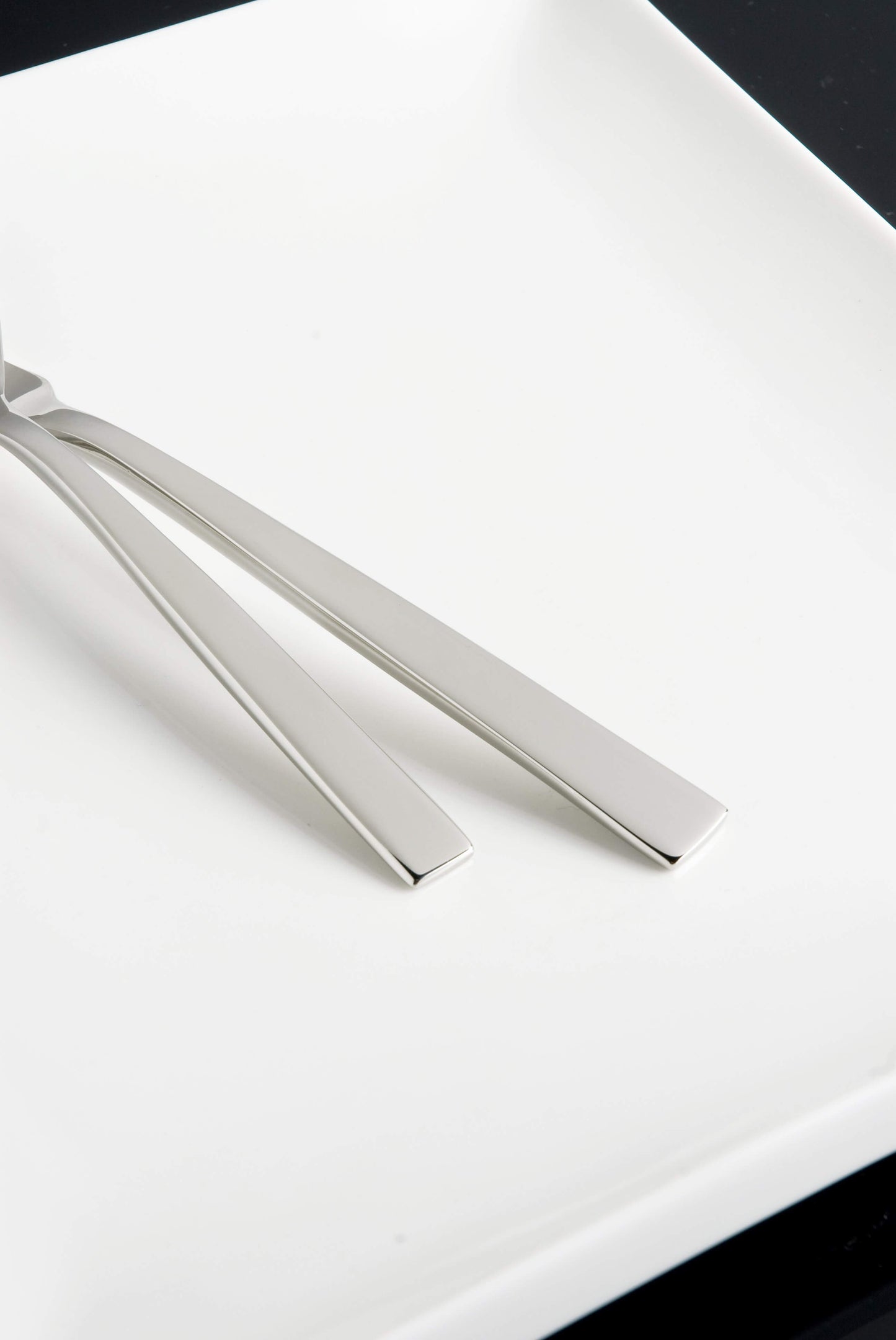 Frontiera White Night 30-Pieces, 6 Person Cutlery Set