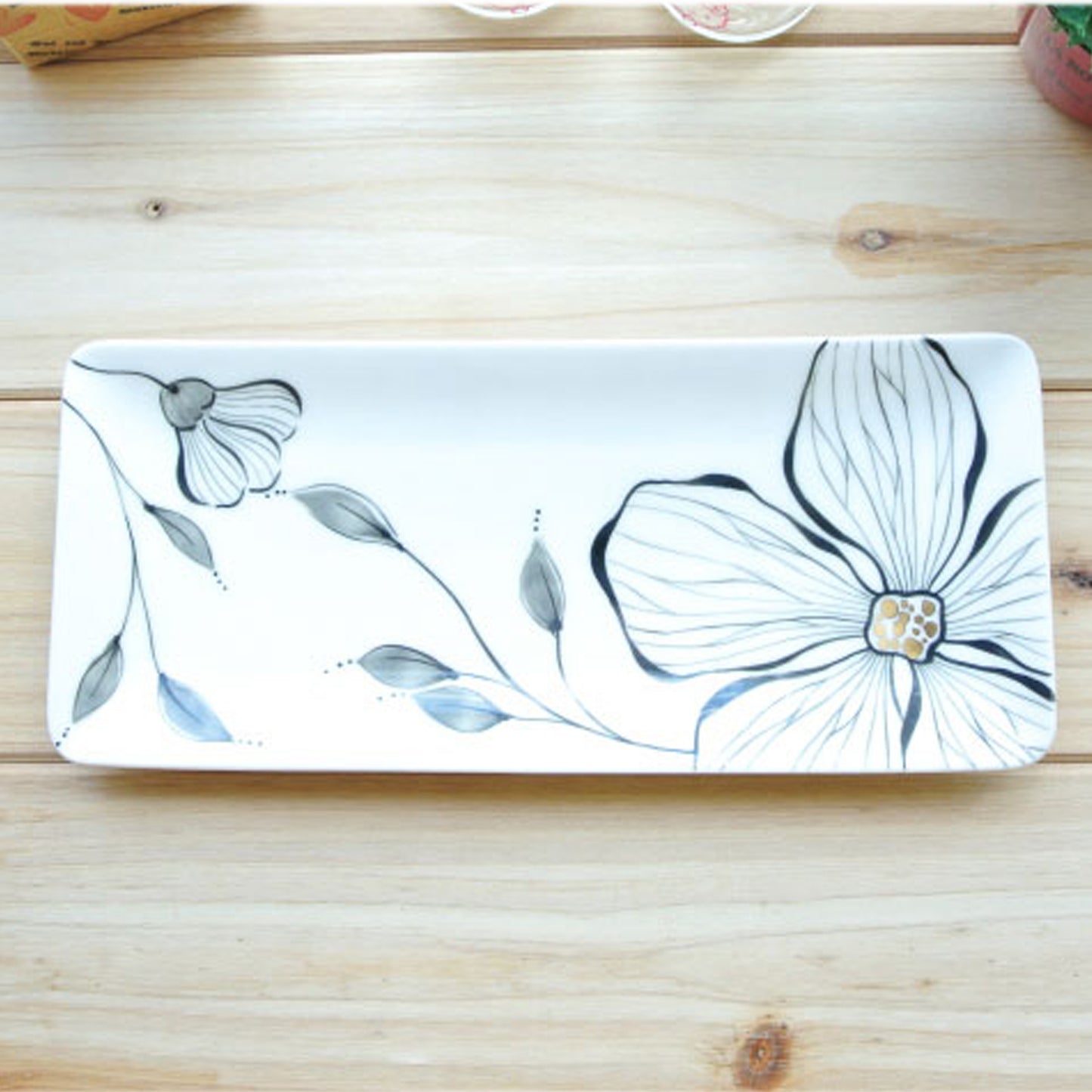 Golden Elegance Rectangular Plate 280mm