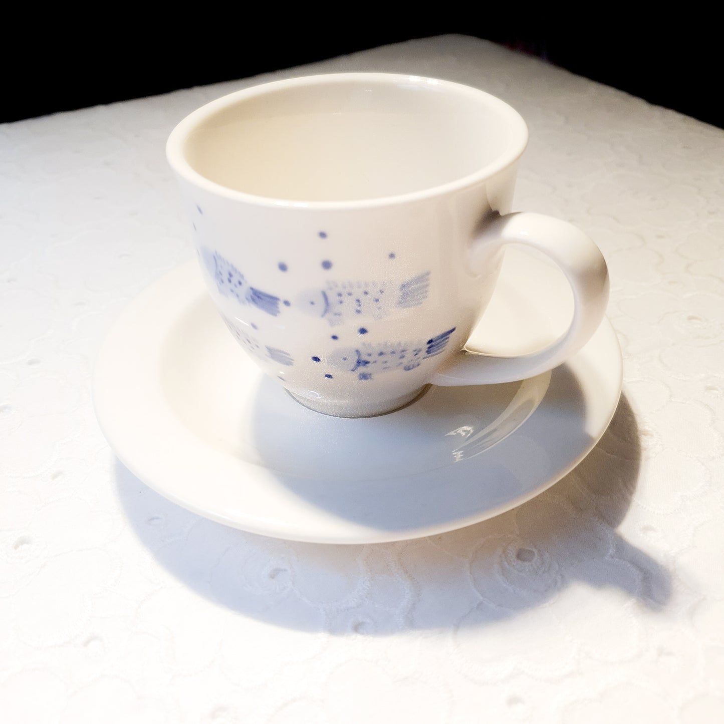 Bubble Fish Teapot & 4-Person Tea Cup with Saucer Set